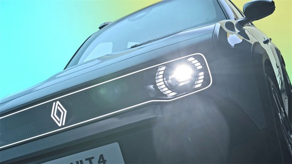 les feux et la commutation automatique - R4 E-Tech électrique - Renault