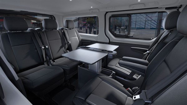 Renault Trafic SpaceClass - table centrale pliante et coulissante