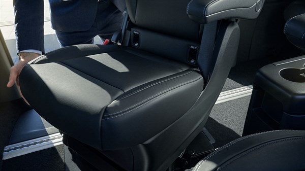Renault Trafic SpaceClass - sièges coulissants sur rail